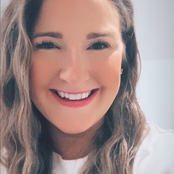 Meet your Posher, Lauren - Picture 1 of 1